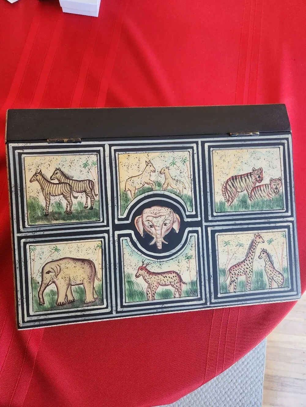 Vintage Hand-Painted Safari Animal Lacquer Large Jewelry/Trinket Box